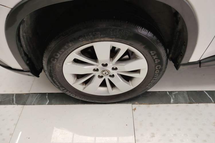 Used Dongfeng Fengdu MX6 2016 2.0L CVT Two-Wheel Drive All-Around Version
