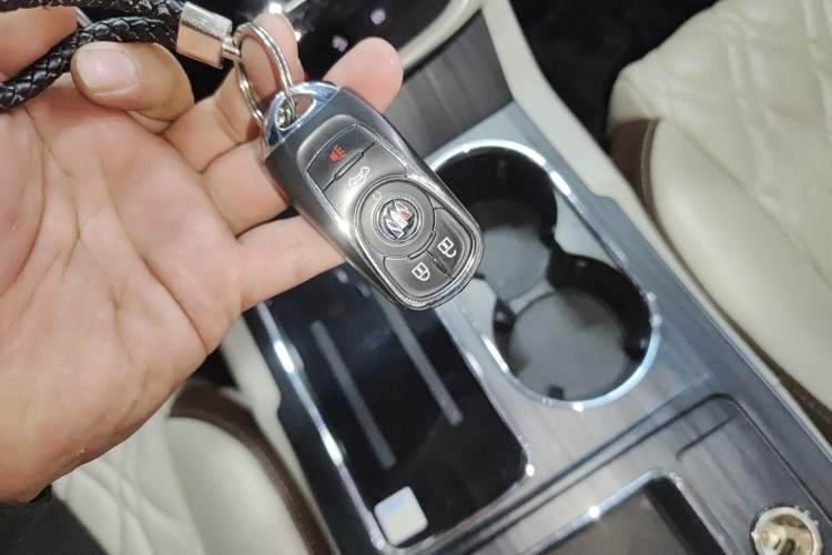 Used Buick GL8 2021 ES Landtrek 653T Comfort Edition
