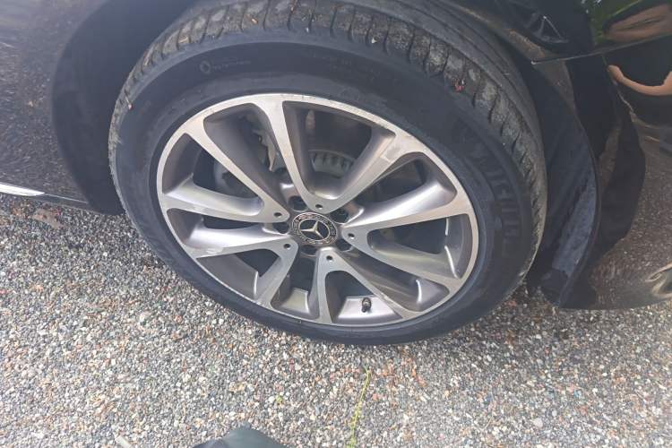 Used Mercedes-Benz E-Class 2020 E 260 L Right Front Wheel Hub