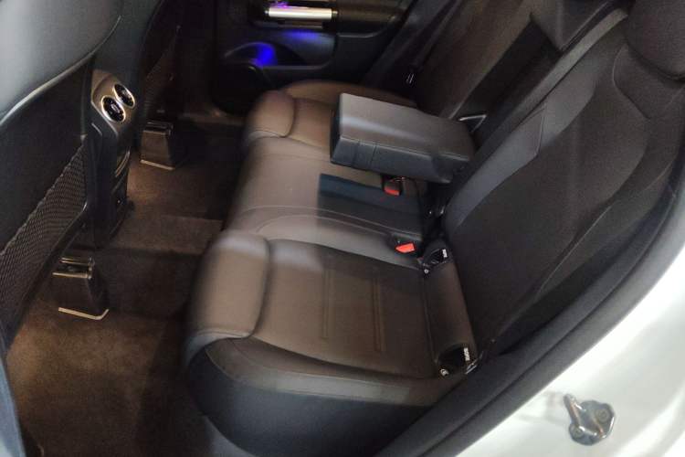Used Mercedes-Benz GLA 2022 Facelifted GLA 200 Left Rear Seat