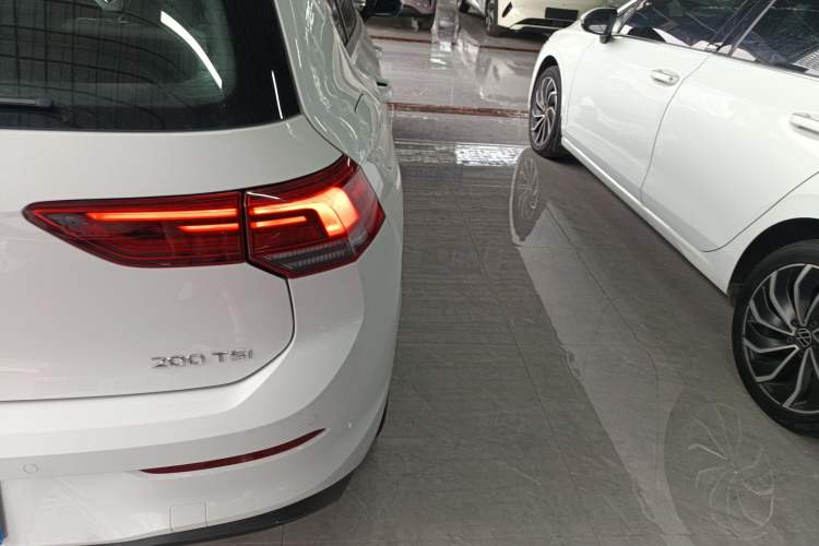 Used Volkswagen Golf 2023 200TSI DSG
