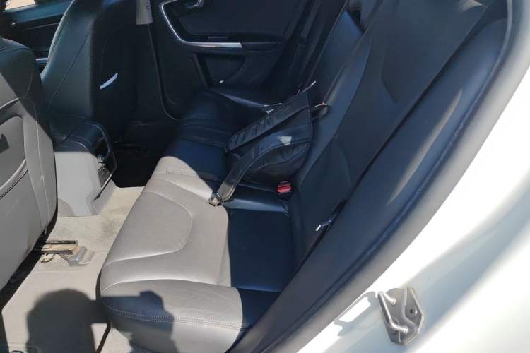 Used Volvo V60 2015 T5 Zhiyi Edition Left Rear Seat