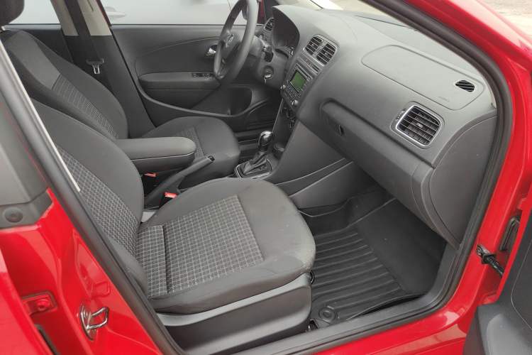 Used Volkswagen Polo 2014 1.6L Automatic Comfort Edition Right Front Seat