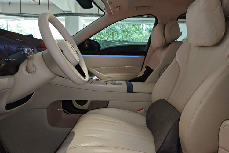 Used Hima AITO M8 2025 Model, Pure Electric Max+ Six-Seat Long-Range Version
