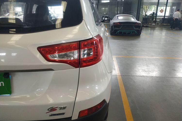 Used CHANGAN CS75 2016 2.0L Manual Leading Version China V Standard Exterior 3