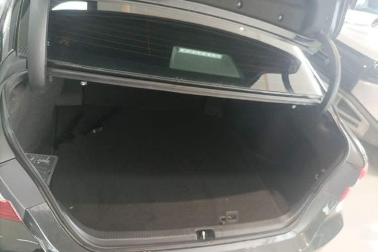 Used Toyota Camry 2021 2.0G Luxury Edition
