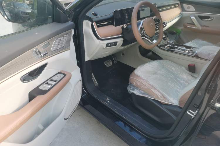 Used JETOUR X70 C-DM 2024 Landwind PRO 7-Seater
