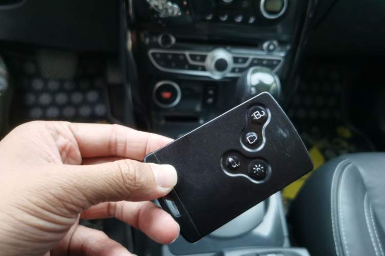 Used Renault Koleos 2012 2.5L Two-Wheel Drive Luxury Navigation Edition
