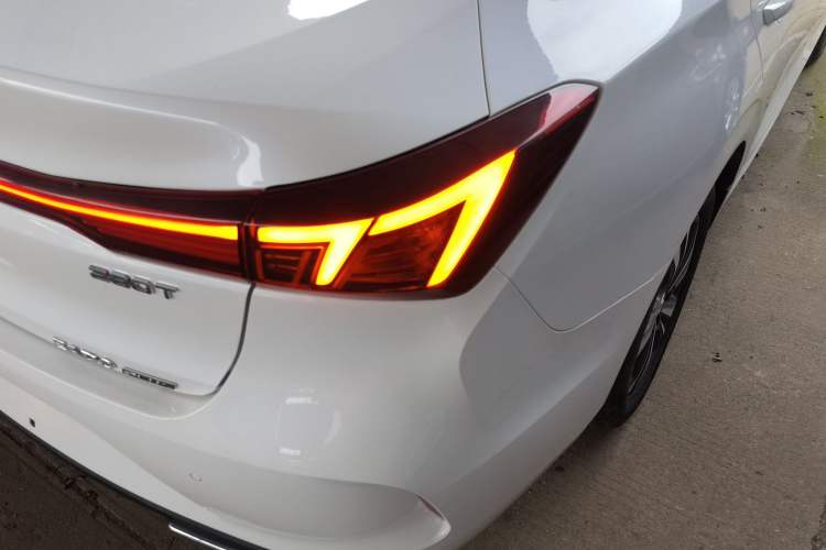 Used CHANGAN Eado 2023 Changan Edition PLUS Blue Whale NE 1.4T GDI DCT Prestige Version
