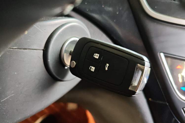 Used Buick Regal 2015 1.6T Fashion Tech Model
