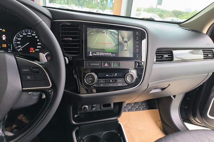 Used Mitsubishi Outlander 2020 2.4L 4x4 Zhi Xiang Edition 7-Seater
