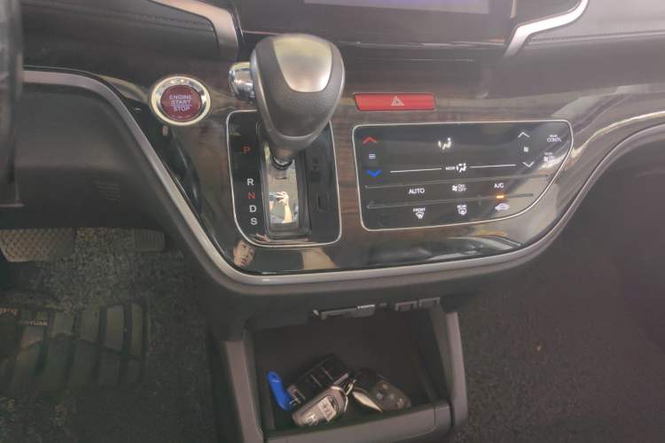 Used Honda Odyssey 2015 2.4L Smart Edition Gear Lever