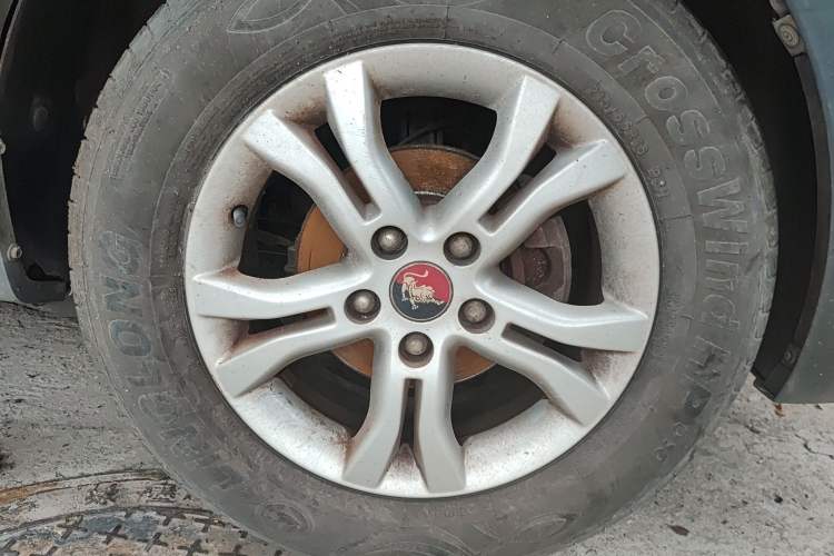 Used FORTHING Joyear XV 2015 1.6L CVT Luxury Model Right Front Wheel Hub