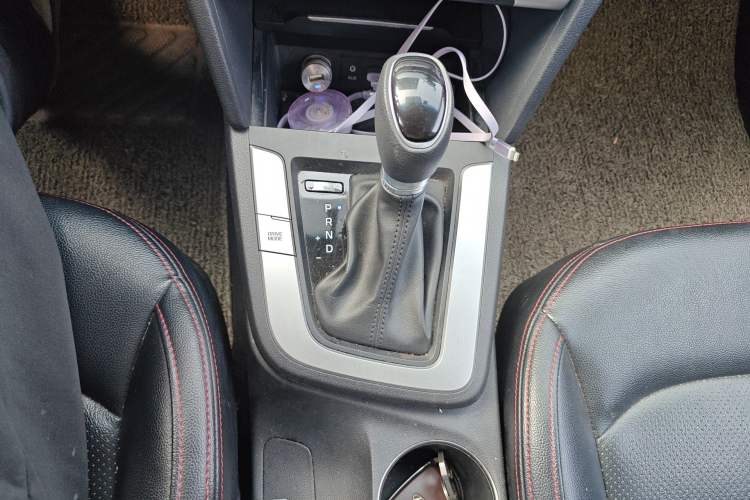 Used Hyundai Elantra (6th Generation / Lingdong) 2016 1.6L Automatic ZhiXuan – Elite Version Gear Lever