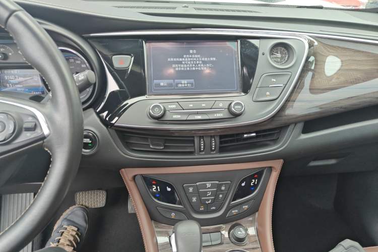 Used Buick Envision 2017 20T Two-Wheel Drive Elite Version Audio And AC Panel