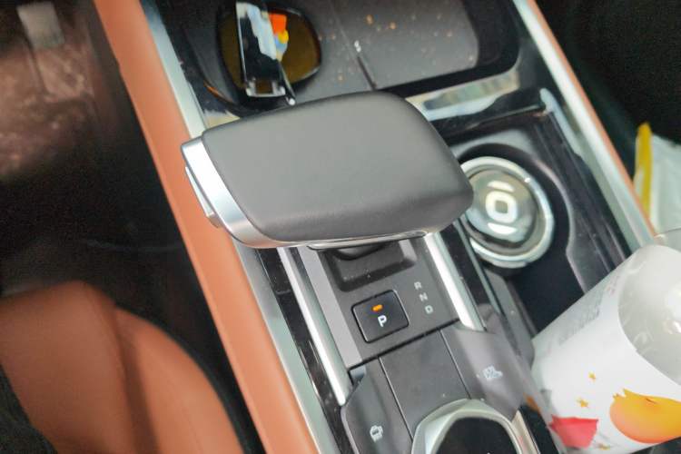 Used CHANGAN NEVO Q05 2024 Truly Delicious Version 125cc Superior Design CATL Gear Lever