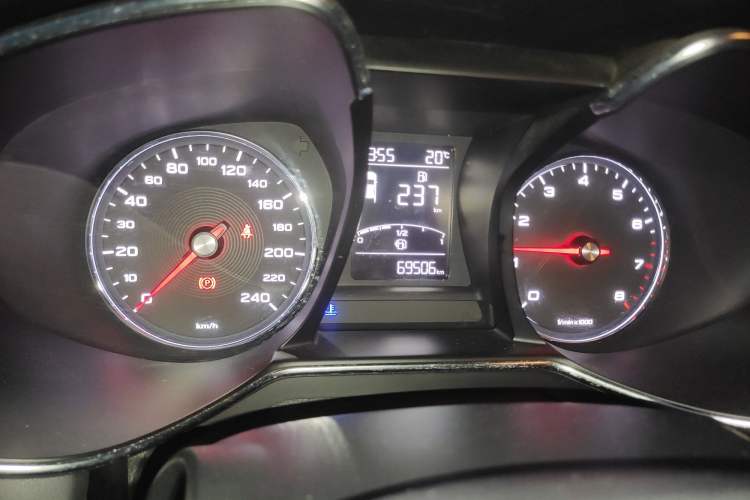 Used MG 6 2017 20T Manual Luxury Smart Connect Version China V Standard Odometer Close Up