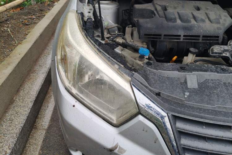 Used Venucia D50 2013 1.6L Manual Fashion Edition Right Front Headlight