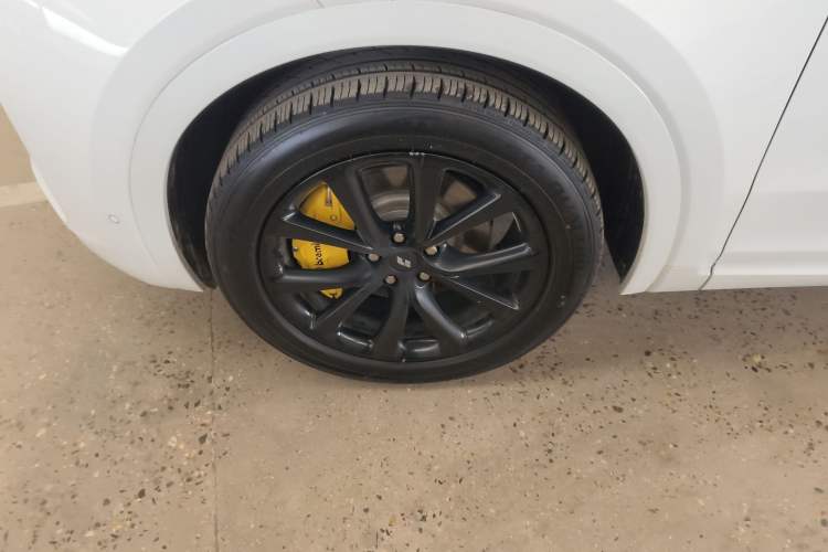 Used Li Auto ONE 2021 Extended-Range 6-Seater Version Left Front Wheel Hub