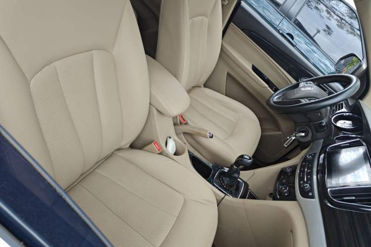 Used Baojun 730 2016 1.5L Manual Luxury Edition 7 Seats