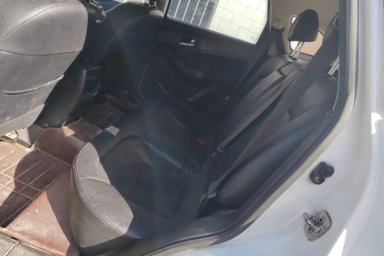 Used Venucia T70 2015 2.0L CVT Smart Choice Edition
