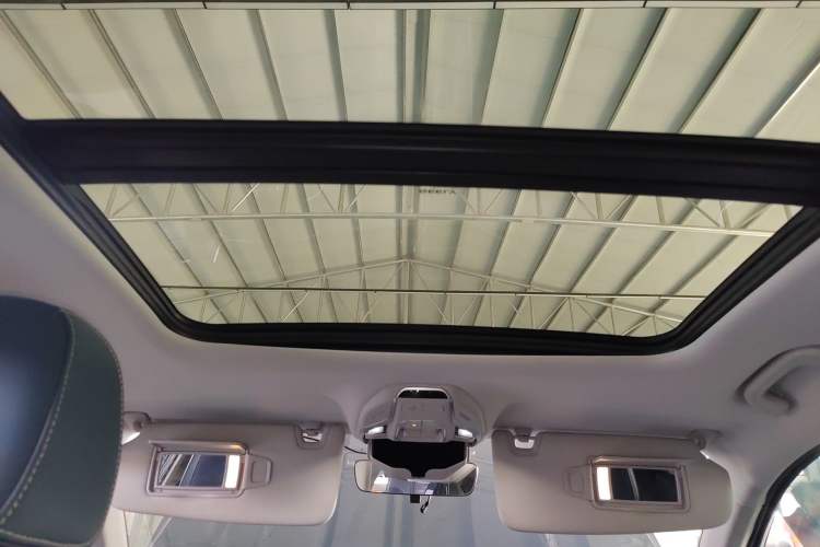 Used Geely Auto Preface 2021 Revised Version 2.0TD Luxury Edition Headliner