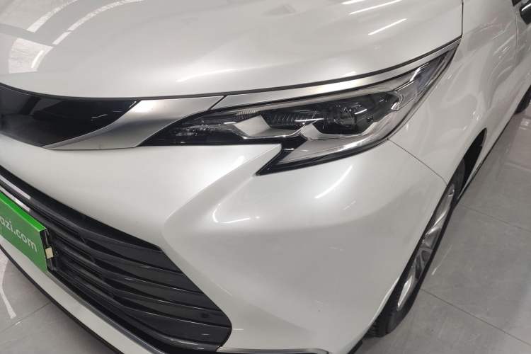 Used Toyota SIENNA 2023 2.5L Hybrid Luxury Edition Left Front Headlight