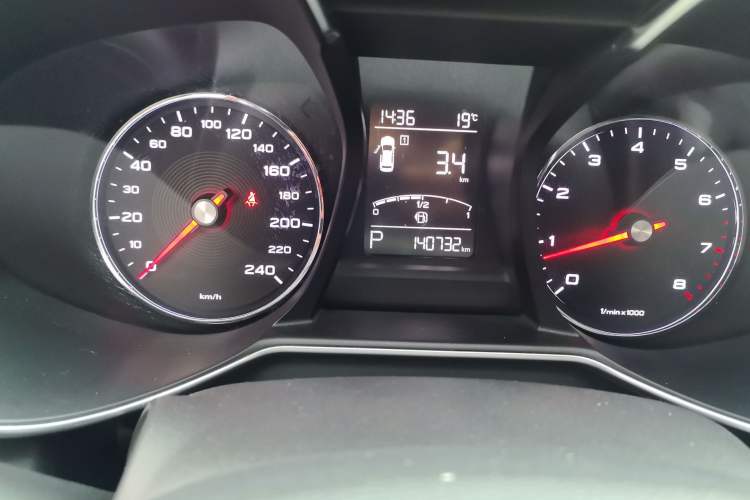 Used MG 6 2017 20T Automatic Luxury Smart Connect Version China V Standard Odometer Close Up