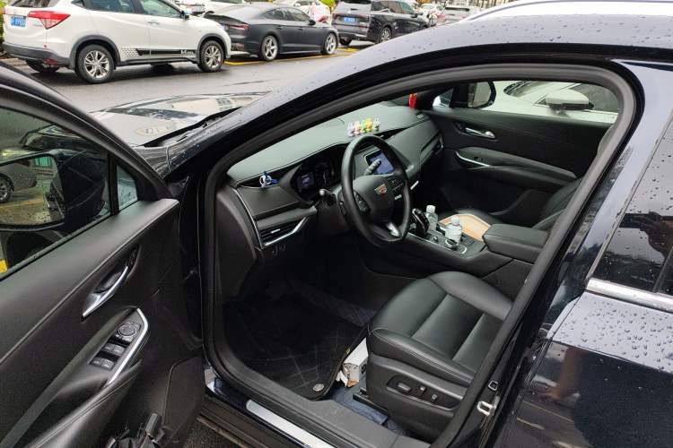 Used Cadillac XT4 2021 28T Two-Wheel Drive Luxury Version Driver Seat