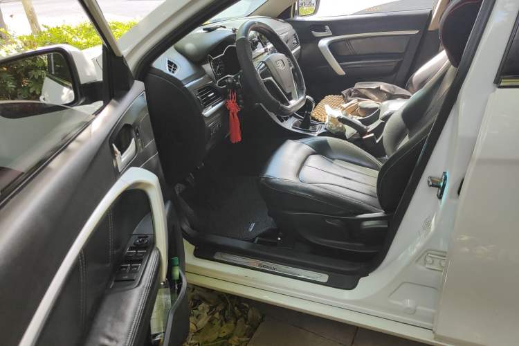 Used Geely Auto Emgrand 2017 Sedan Million Edition 1.5L Manual - Upward Version Driver Seat