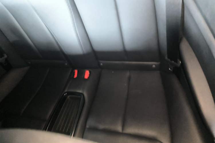 Used BMW 2 Series (Import) 2019 225i Convertible Coupe Sports Design Package