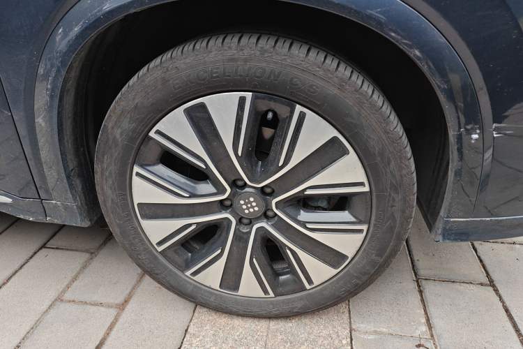 Used Landian E5 PLUS 2025 165 km Long-Range Version PLUS 7-Seater Right Front Wheel Hub