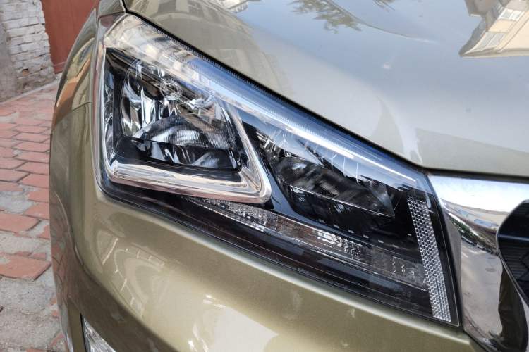 Used CHANGAN CS15 2016 1.5L Automatic Luxury Edition Right Front Headlight