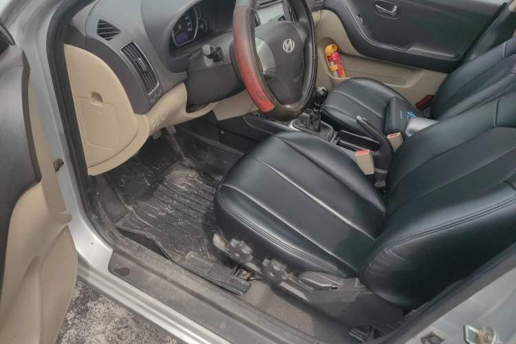 Used Hyundai Celesta 2011 1.6L Manual Luxury Model Driver Seat