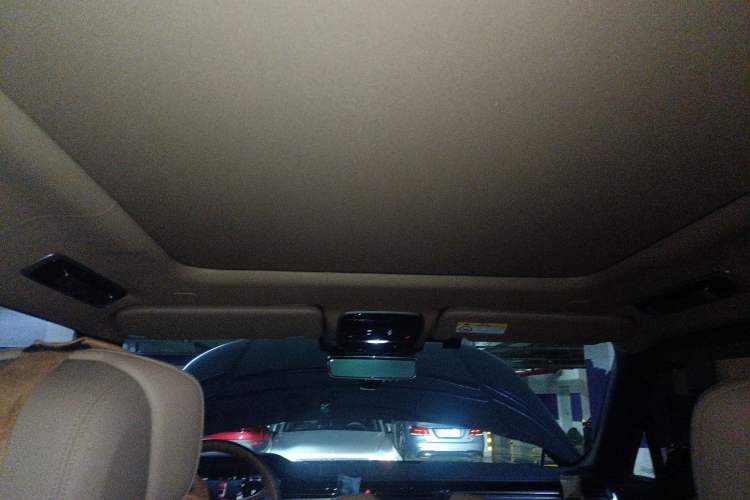 Used Land Rover Range 2023 3.0 L6 400 PS Flagship Extended Version Headliner