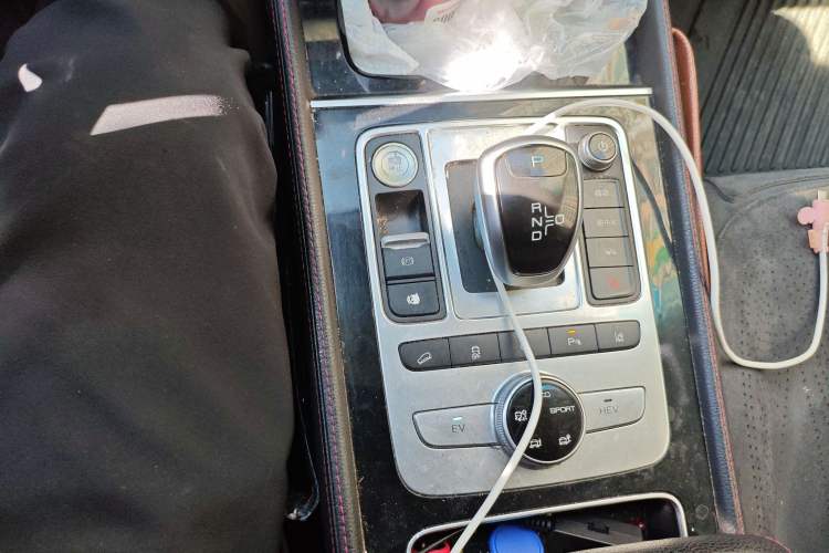 Used BYD Tang New Energy 2018 DM 2.0T All-Wheel Drive Smart Connectivity Luxury Model 7 Seats China V Emission Standard