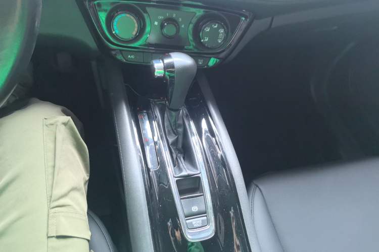 Used Honda Vezel 2017 1.5L CVT 2WD Comfort Model