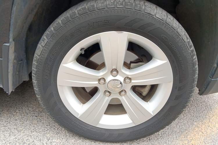 Used Jeep Compass 2011 2.0L two-wheel drive sport version
