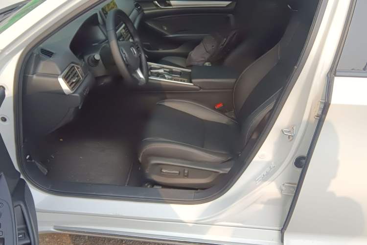 Used Honda Accord 2018 260TURBO Luxury Edition China V Emission Standard Left Front Seat