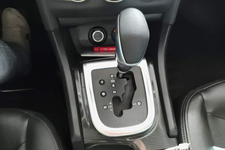 Used Citroen C4L 2013 1.6 THP Automatic Impression Edition Gear Lever