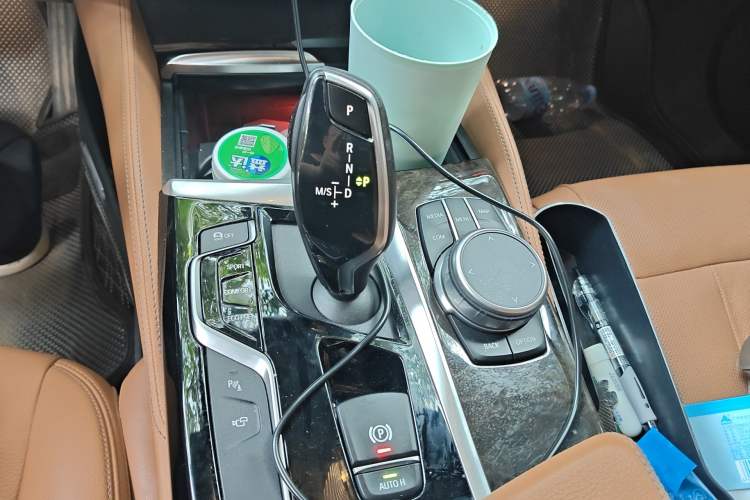 Used BMW 5 Series 2020 530Li Luxury Edition M Sport Package Gear Lever