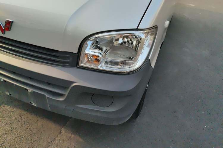 Used Wuling Zhiguang 2023 1.5L Utility Version with Enclosed Windows 2 Seats
