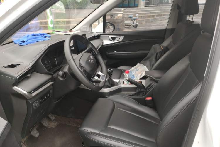 Used Wuling Jiachen 2022 1.5L Manual Light Comfort Edition
