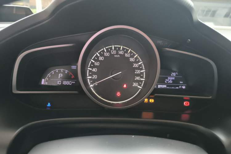 Used Mazda 3 Axela 2017 Sedan 1.5L Automatic Comfort Model Emission Standard China V
