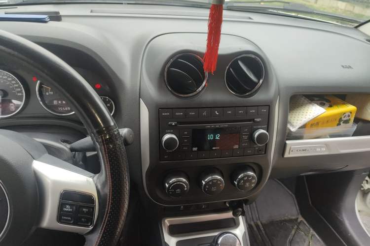 Used Jeep Compass 2014 2.4L Four-Wheel Drive Serpentine Collection Edition Audio And AC Panel