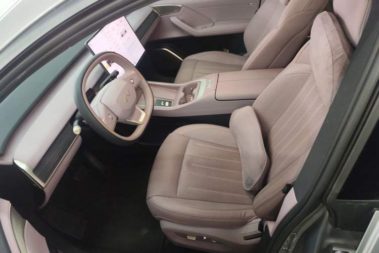 Used ONVO L60 2024 60 kWh Rear-Drive Version