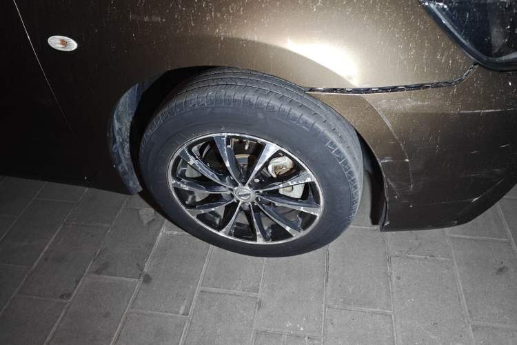 Used Nissan Sylphy 2019 Classic 1.6XE Manual Comfort Edition Right Front Wheel Hub