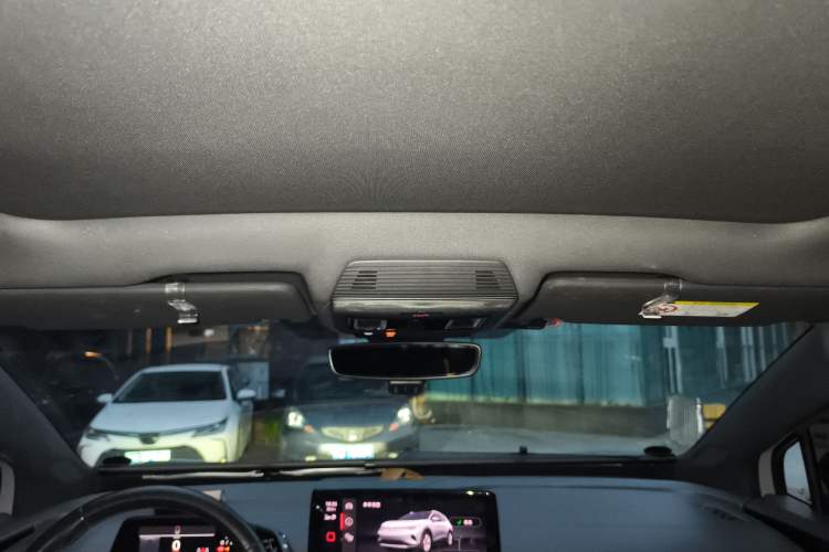 Used Volkswagen ID.4 CROZZ 2021 Long-Range PRO Two-Wheel Drive Version
