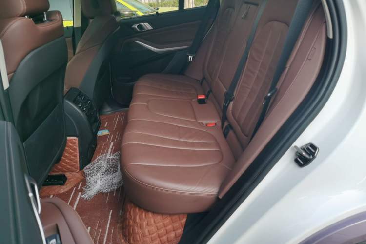 Used BMW X5 2020 xDrive30i M Sport Package Left Rear Seat