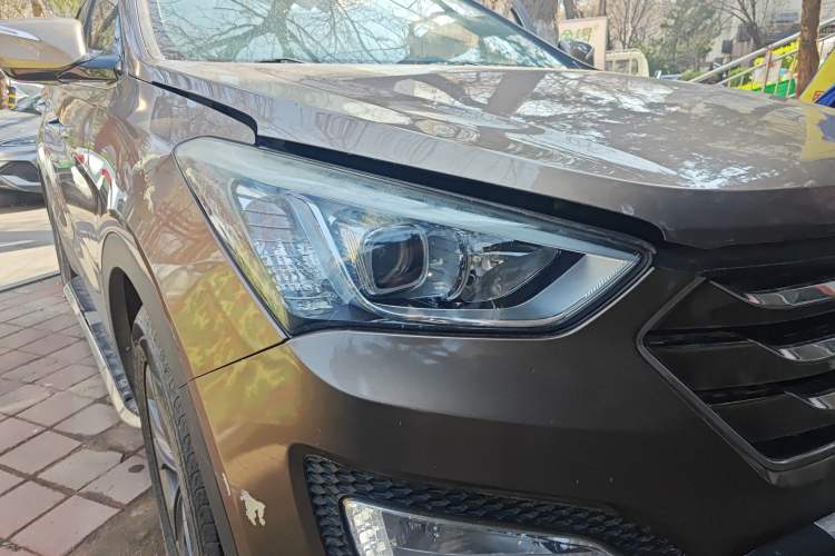 Used Hyundai Santa Fe 2013 2.4L Automatic Two-Wheel Drive Smart Version